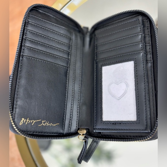 Betsey Johnson Black Zip Around Wristlet Wallet XOKARA with Gold Bow - Picture 5 of 8